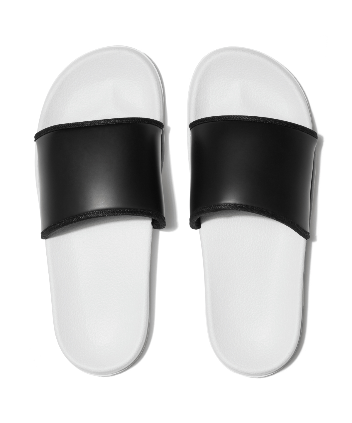 TR702 White Black FT 3